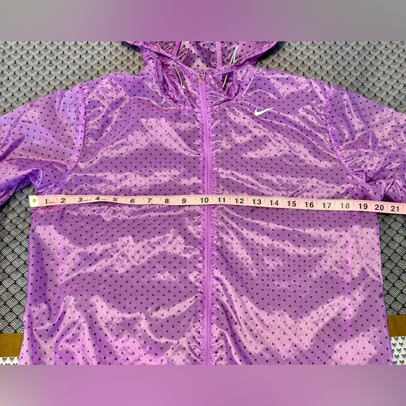 Nike Women’s Packable Running Purple Polka Dot Shell Size M - Picture 14 of 15
